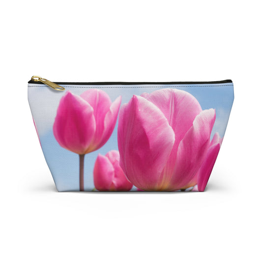 ChicStash: The Ultimate Accessory Pouch for On-the-Go Organization and Style