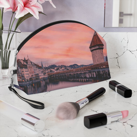 GlamTote: The Makeup Bag That Holds All Your Beauty Must-Haves in Style